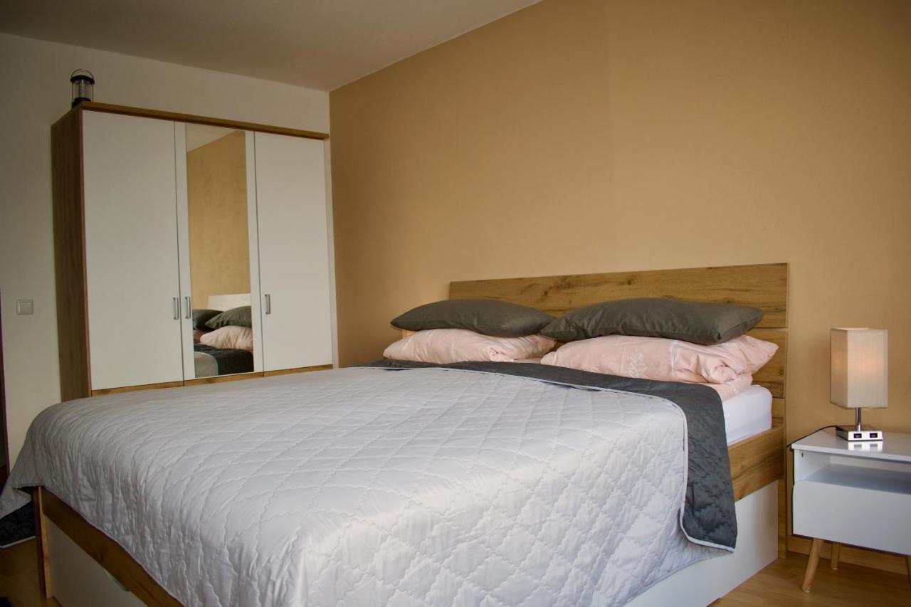 Appartement Mit Herrlicher Aussicht Uebers Murgtal 바이에르스브론 외부 사진